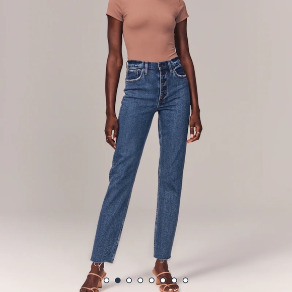 Abercrombie High Rise Mom Jeans - Picture 1 of 4